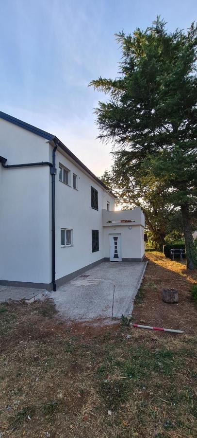 Apartment Brigitte Врси Экстерьер фото